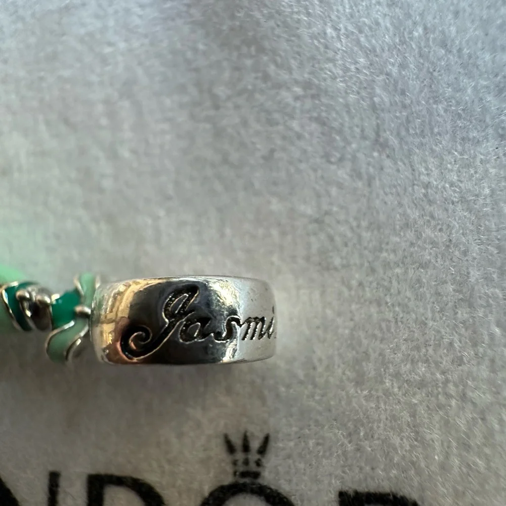 Disney x PANDORA Aladdin’s Princess Jasmin Dangle Charm